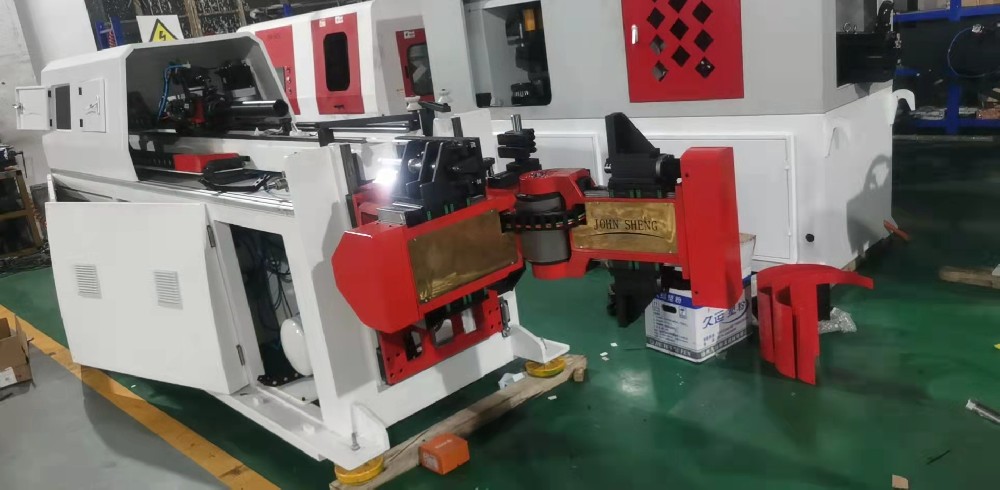 SB65RE一CNC旋转机头弯管机